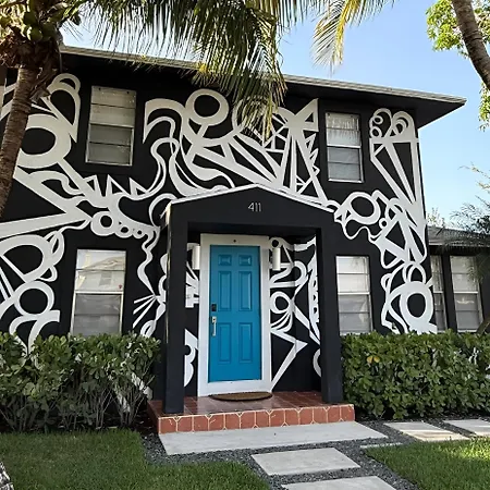 5Bd 3Ba - Black&White Artbnb - Antique Row Wpb